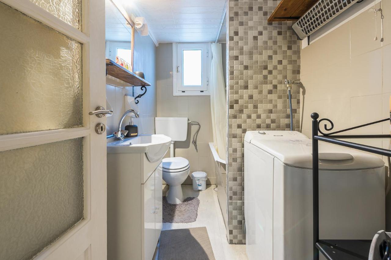 Lovely 1 Bedroom Apartment In Atene Esterno foto